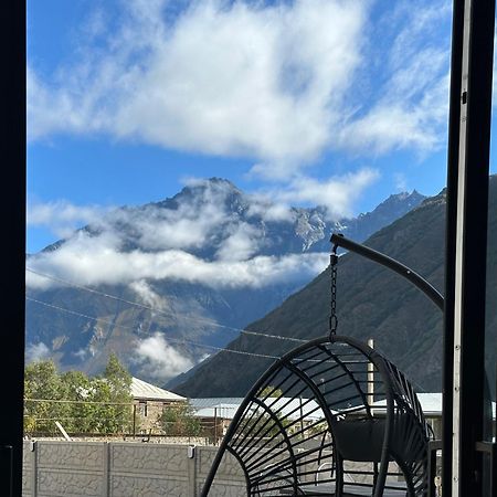 Вілла Alpine Escape Kazbegi Екстер'єр фото